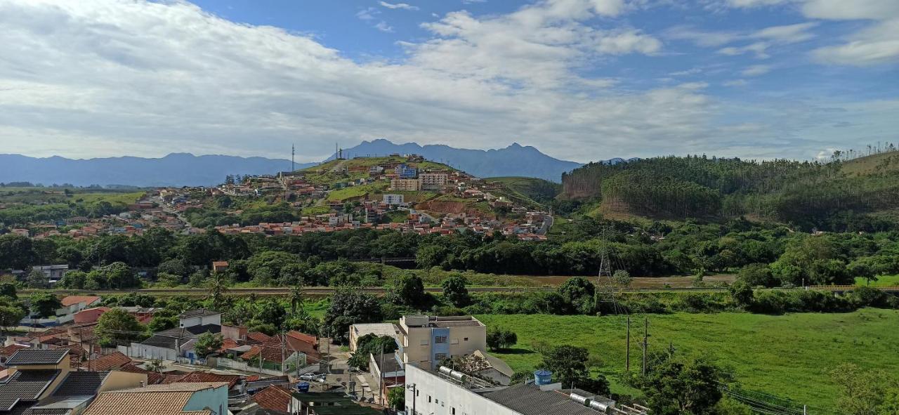 Hotel Pousada Familia De Nazare Cachoeira Paulista Exteriör bild
