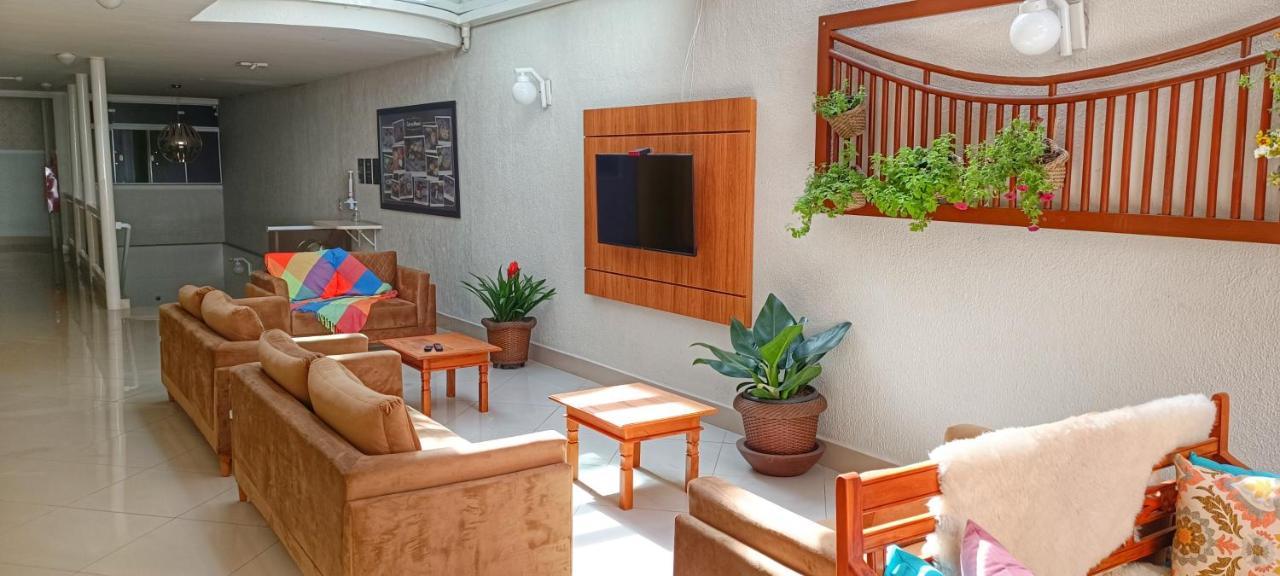 Hotel Pousada Familia De Nazare Cachoeira Paulista Exteriör bild
