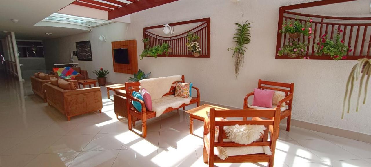Hotel Pousada Familia De Nazare Cachoeira Paulista Exteriör bild