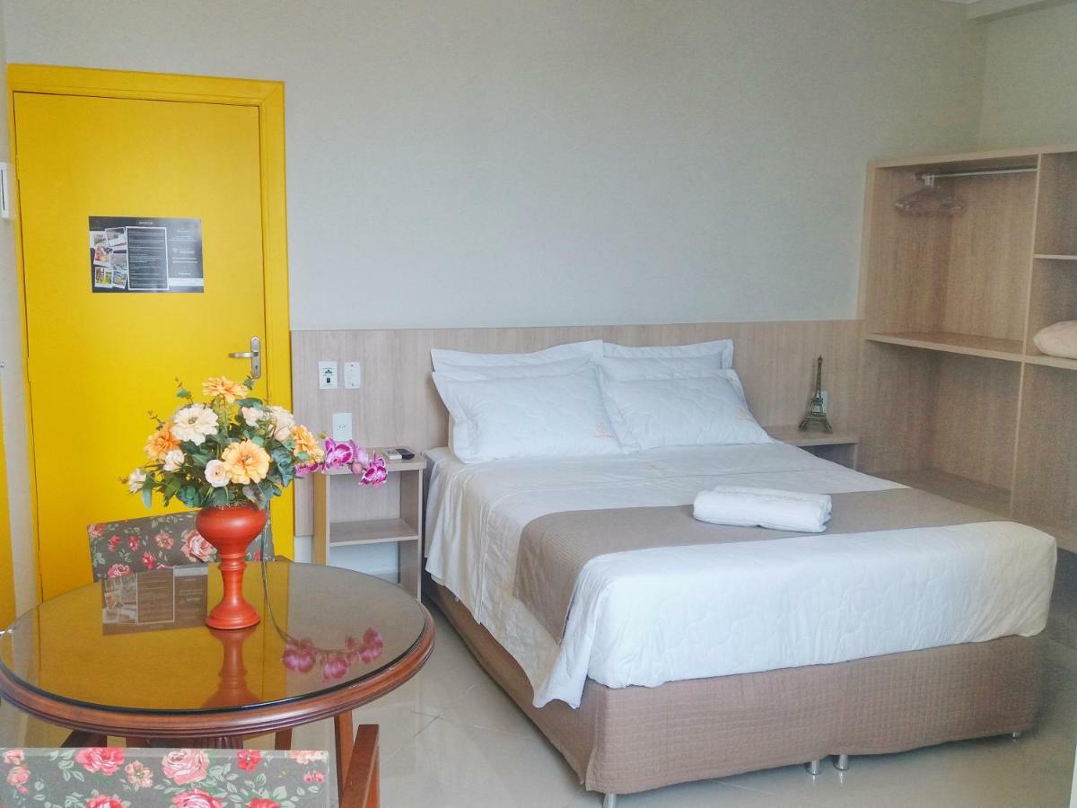 Hotel Pousada Familia De Nazare Cachoeira Paulista Exteriör bild